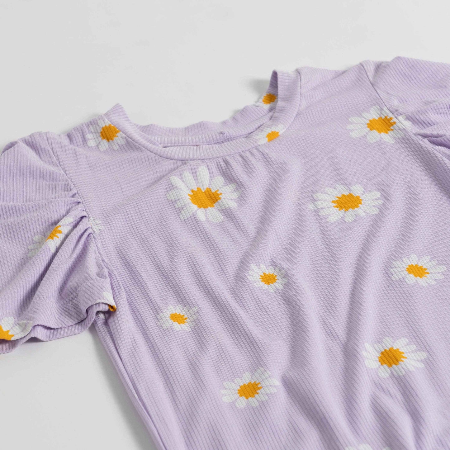 Girl's Daisy Print Tee for Stylish and Fun Everyday Wear