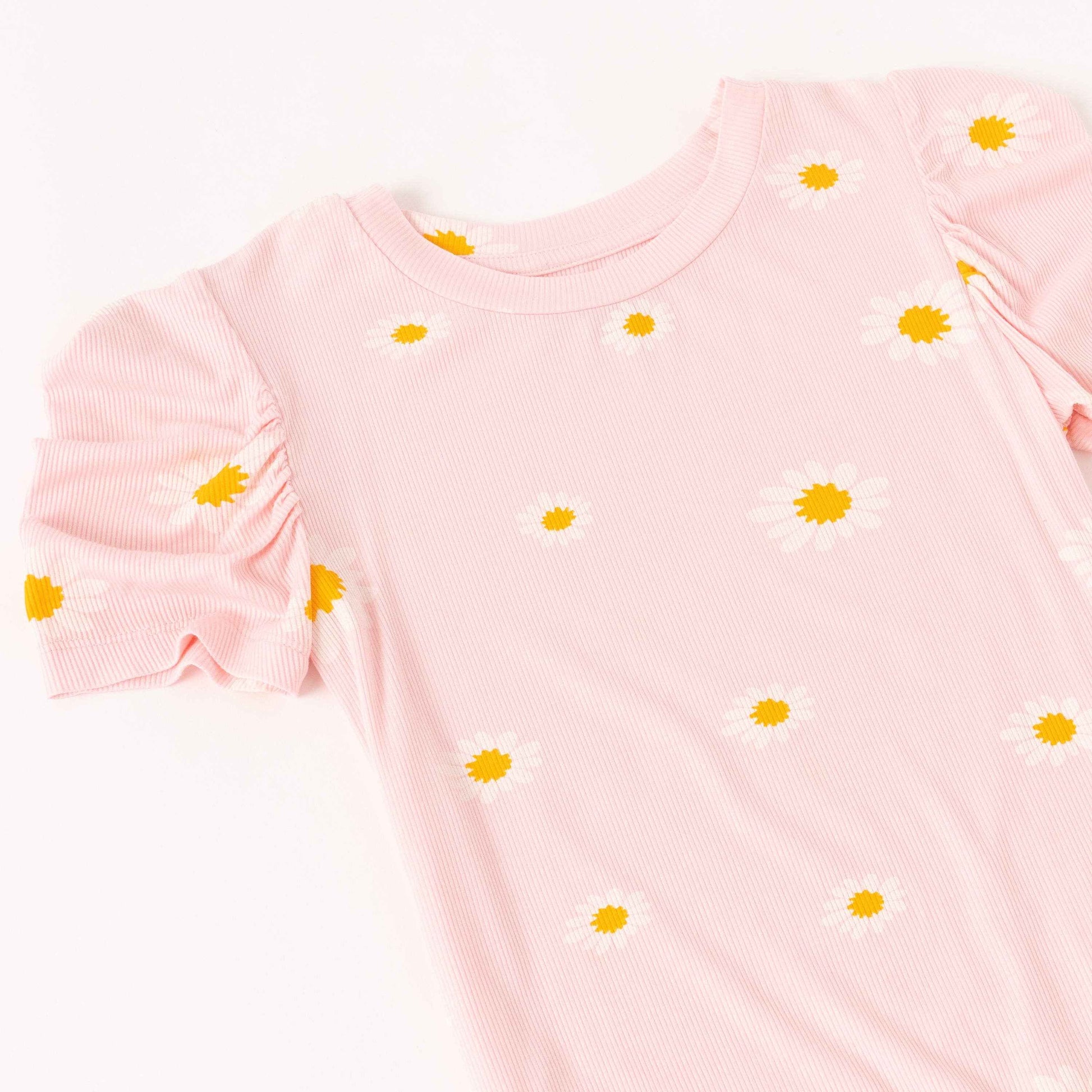 Girl's Daisy Print Tee for Stylish and Fun Everyday Wear